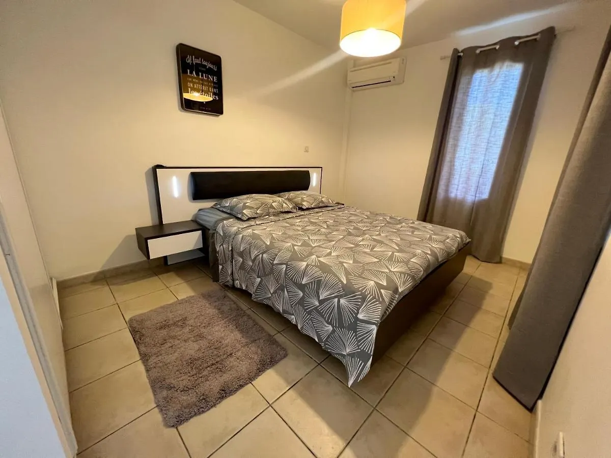 Appartement Au Bord de Mer Le Moule