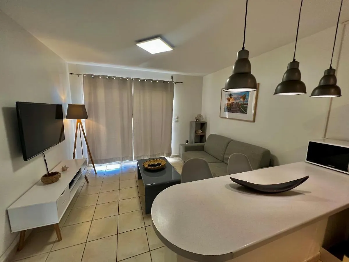 Appartement Au Bord de Mer Le Moule
